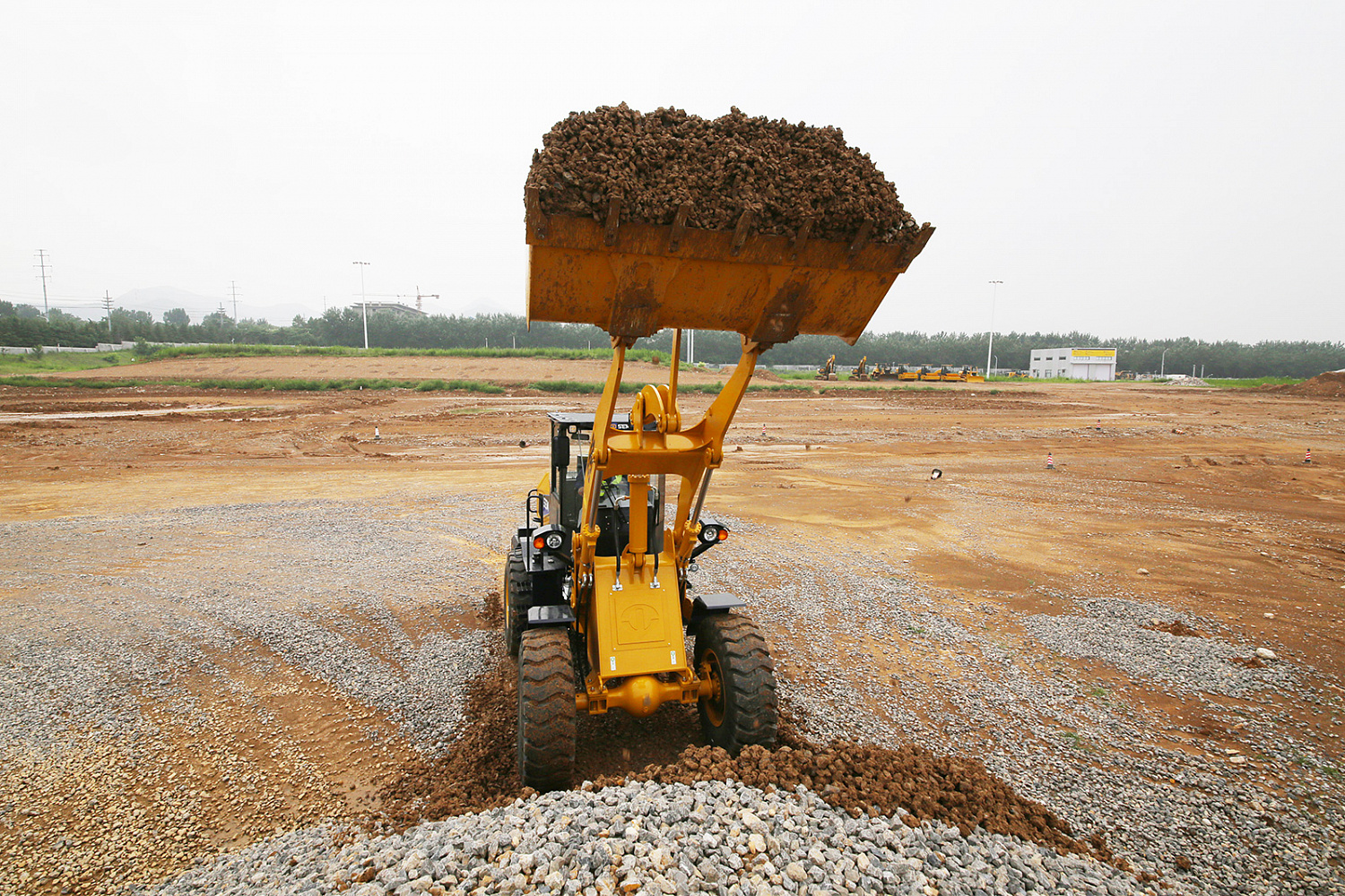 Фронтальный погрузчик SEM 636F