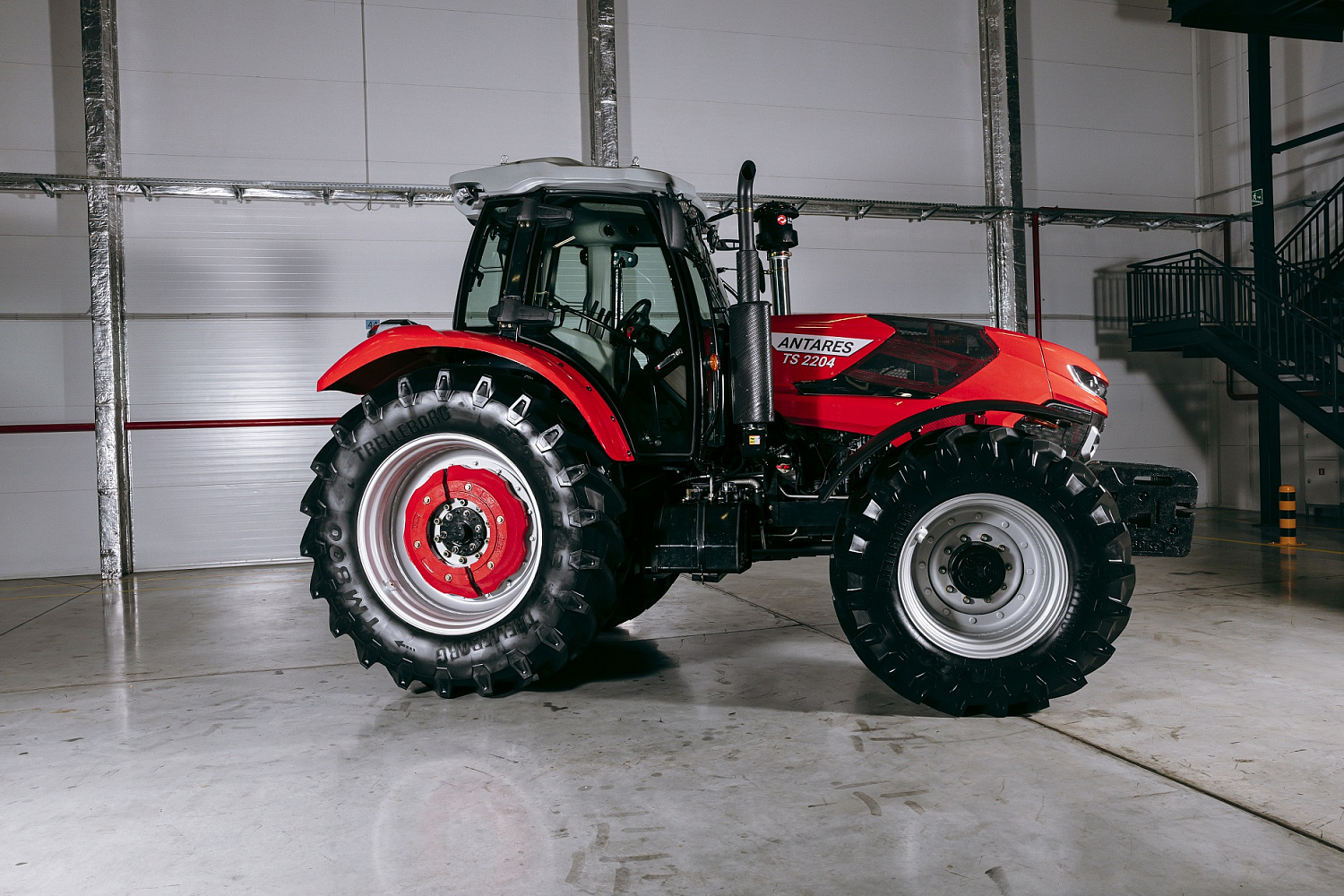 Трактор OPTITECH ANTARES TS 2204 220 л.с.