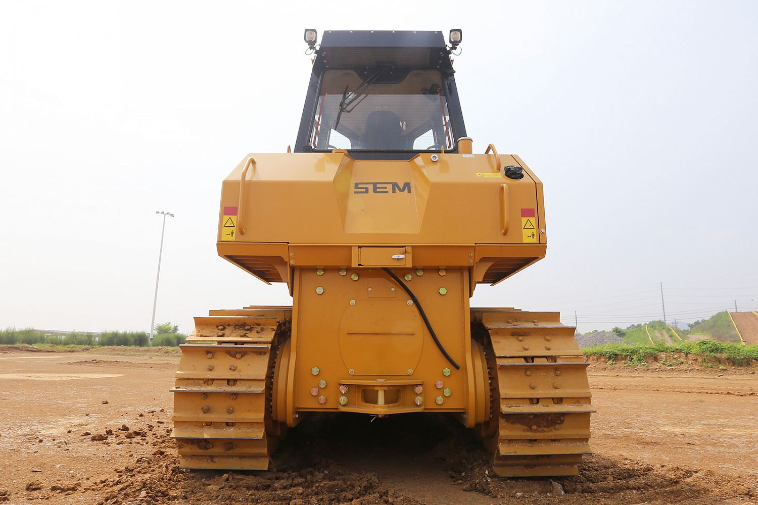 Бульдозер SEM 824F