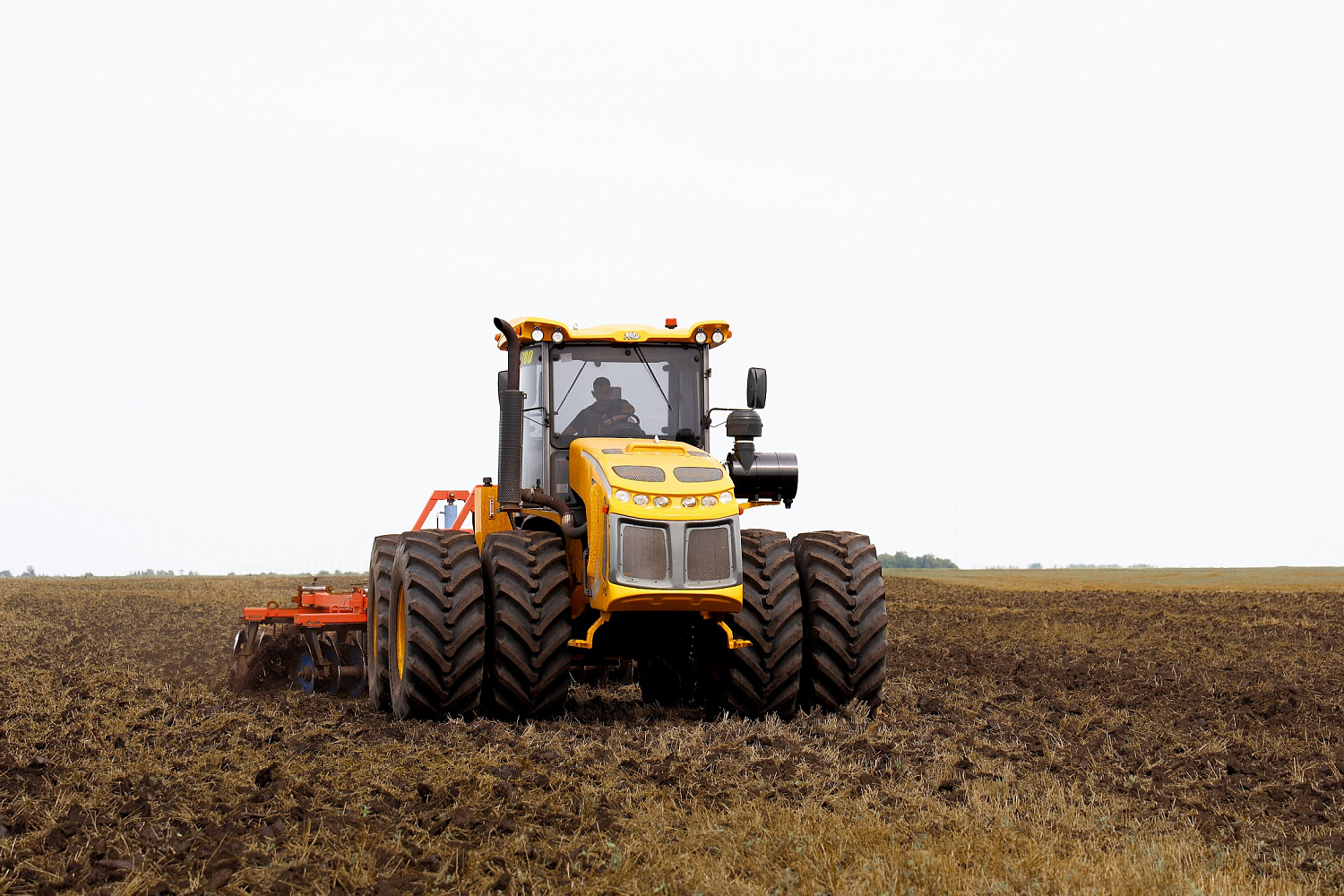 Трактор OPTITECH PAUNY BRAVO 365 л.с.