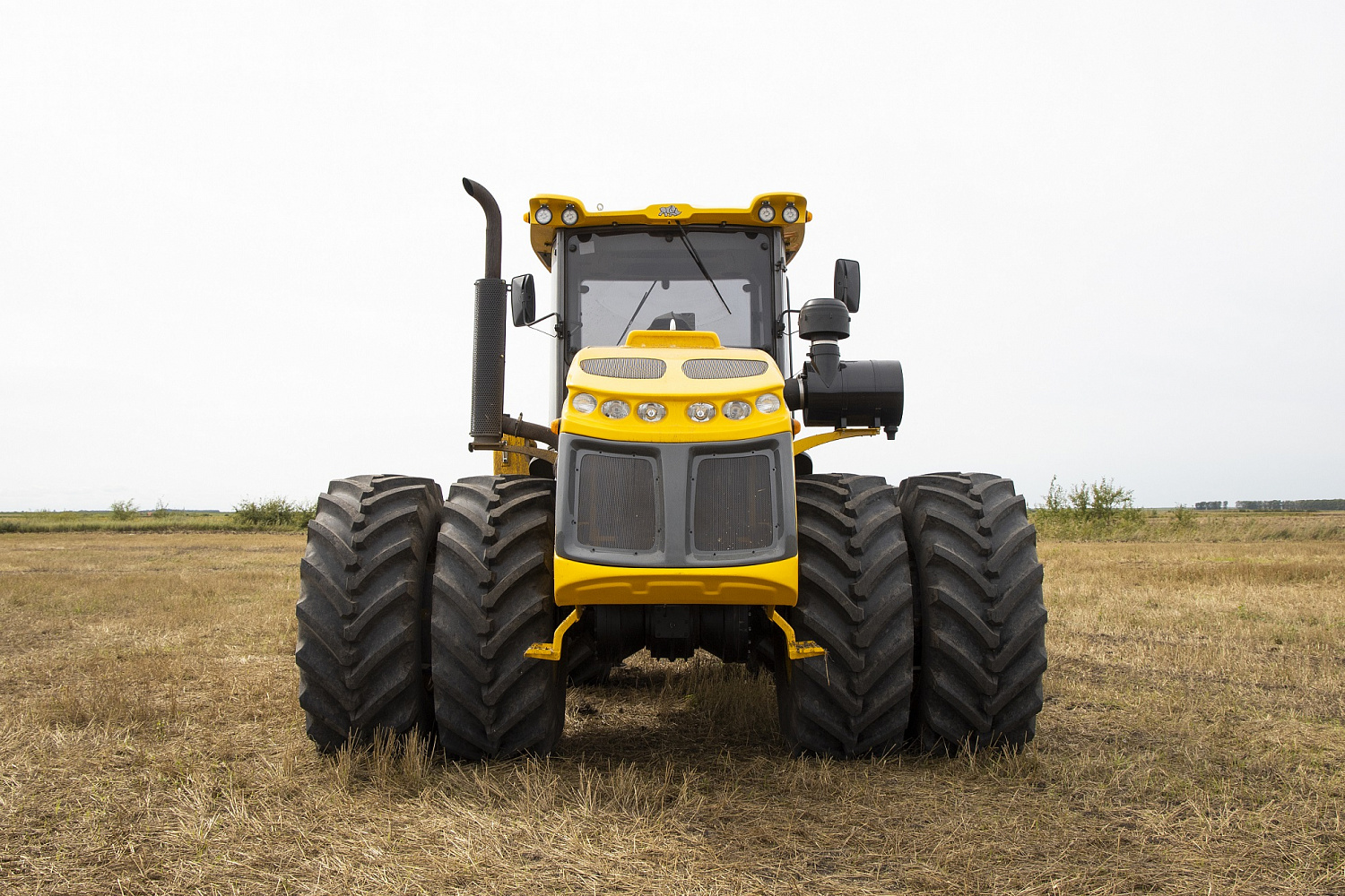 Трактор OPTITECH PAUNY BRAVO 365 л.с.