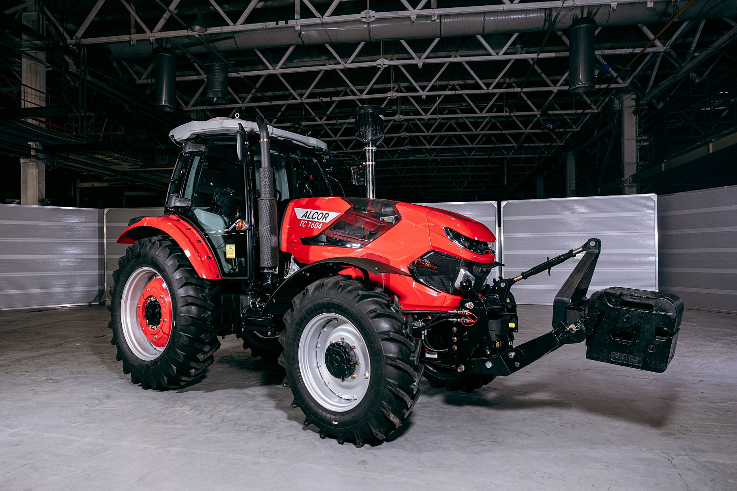 Трактор OPTITECH ALCOR TC 1604 160 л.с.