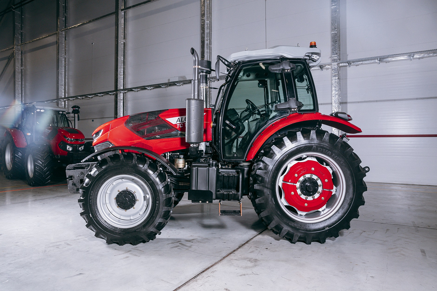 Трактор OPTITECH ALCOR TC 1304 130 л.с.