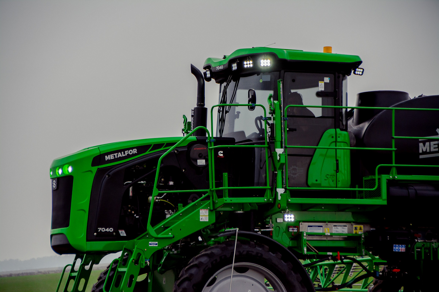 Опрыскиватель OPTITECH METALFOR H7040