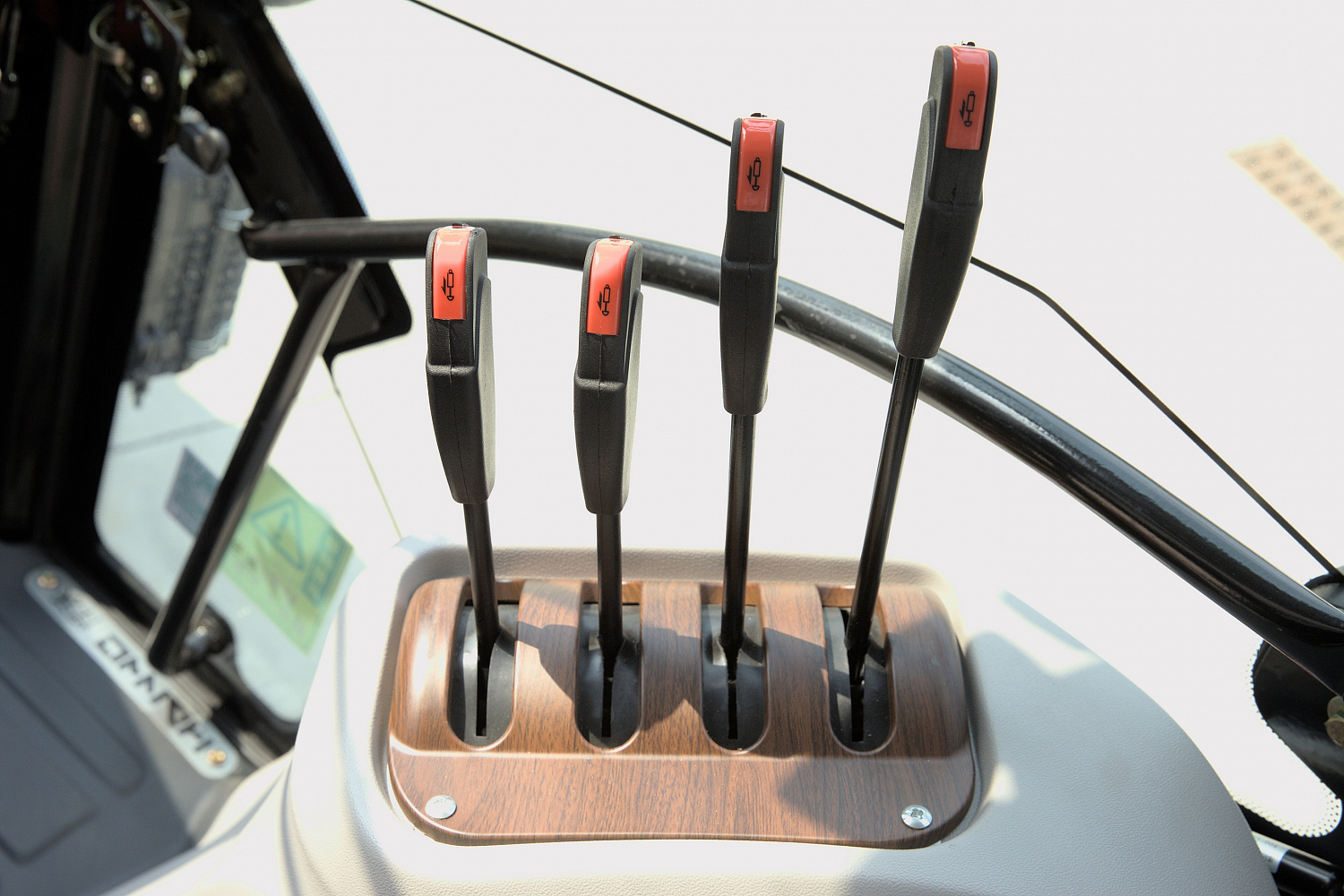 Трактор OPTITECH ALTAIR TG 1854 180 л.с.