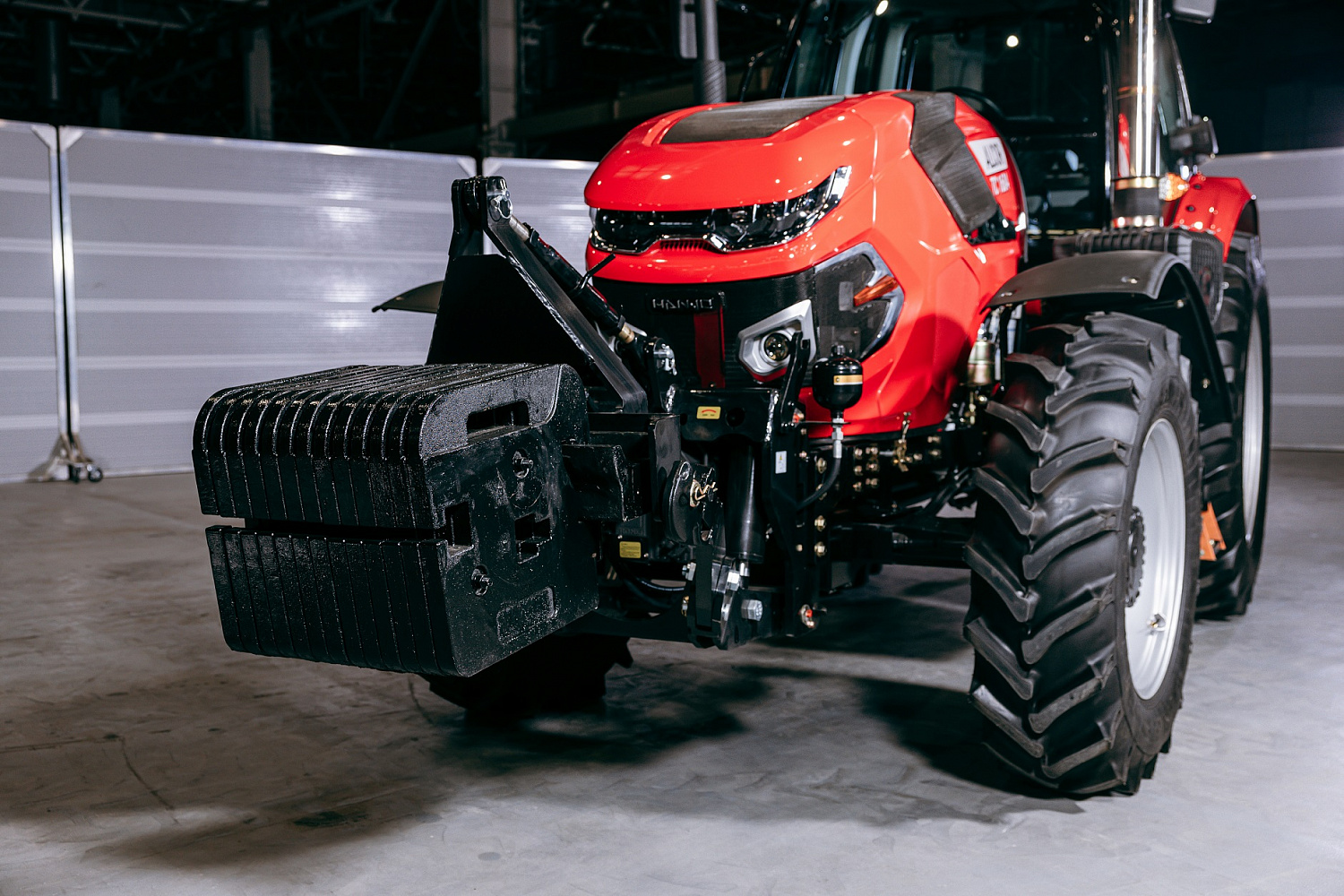 Трактор OPTITECH ALCOR TC 1604 160 л.с.