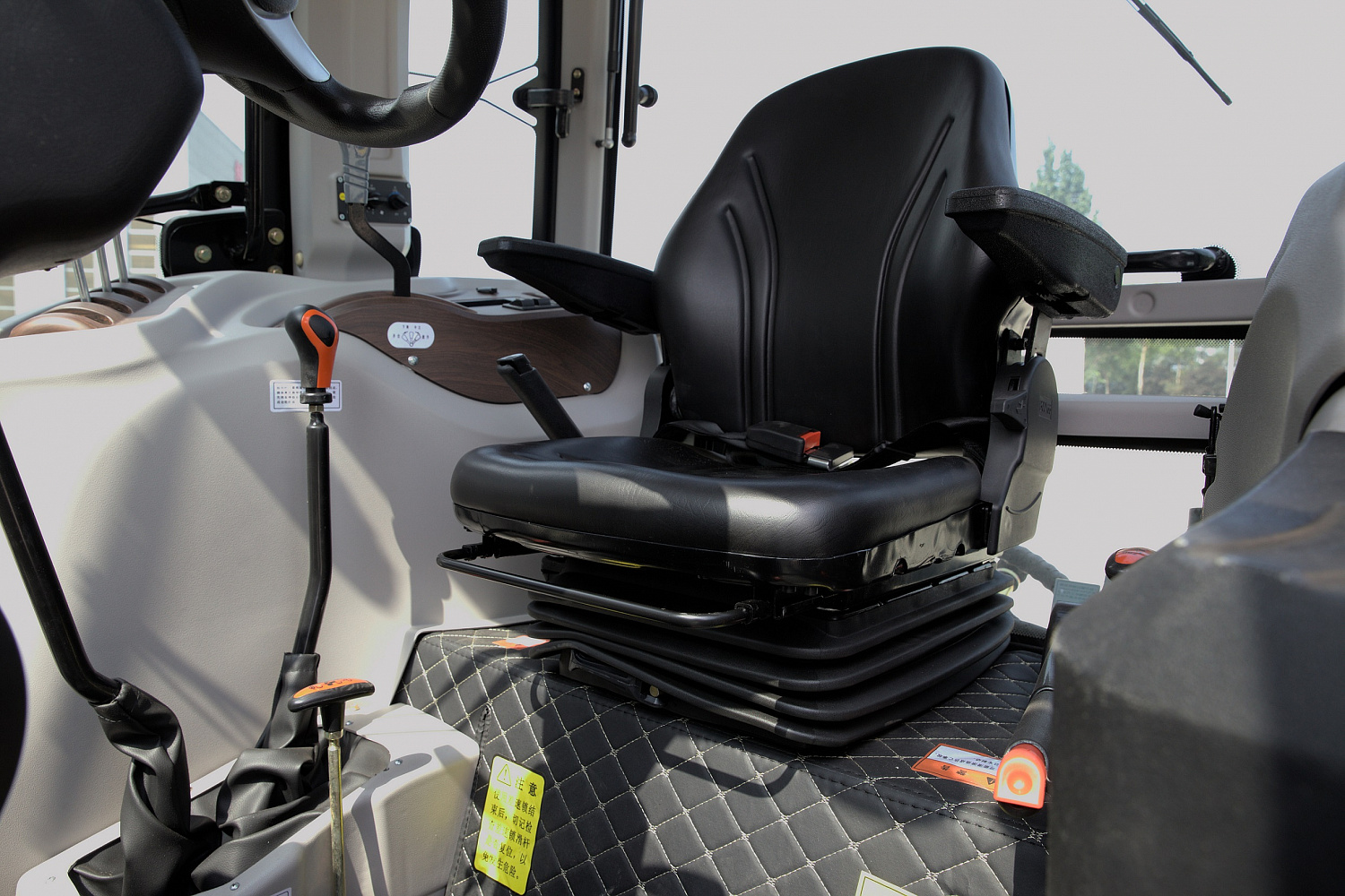 Трактор OPTITECH ALCOR TC 1304 130 л.с.